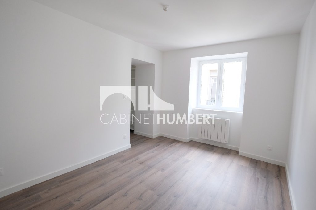 APPARTEMENT T3 A LOUER - ST ETIENNE CENTRE VILLE - 76.34 m2 - 735 &euro; charges comprises par mois