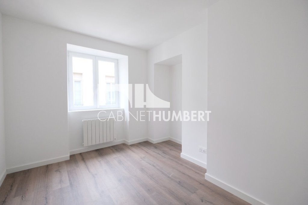 APPARTEMENT T3 A LOUER - ST ETIENNE CENTRE VILLE - 76.34 m2 - 735 &euro; charges comprises par mois