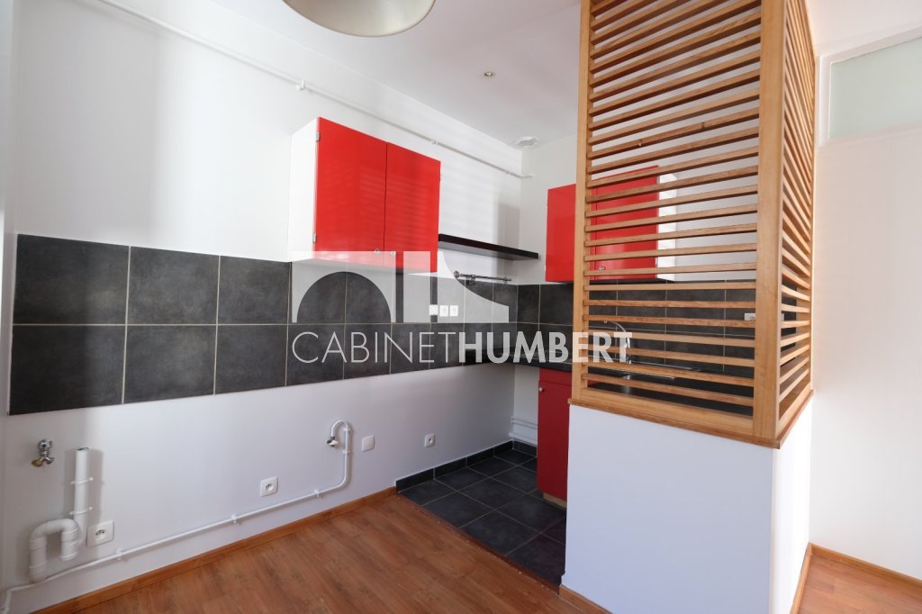 APPARTEMENT T3 A LOUER - ST ETIENNE CENTRE VILLE - 48.75 m2 - 555€ charges comprises par mois