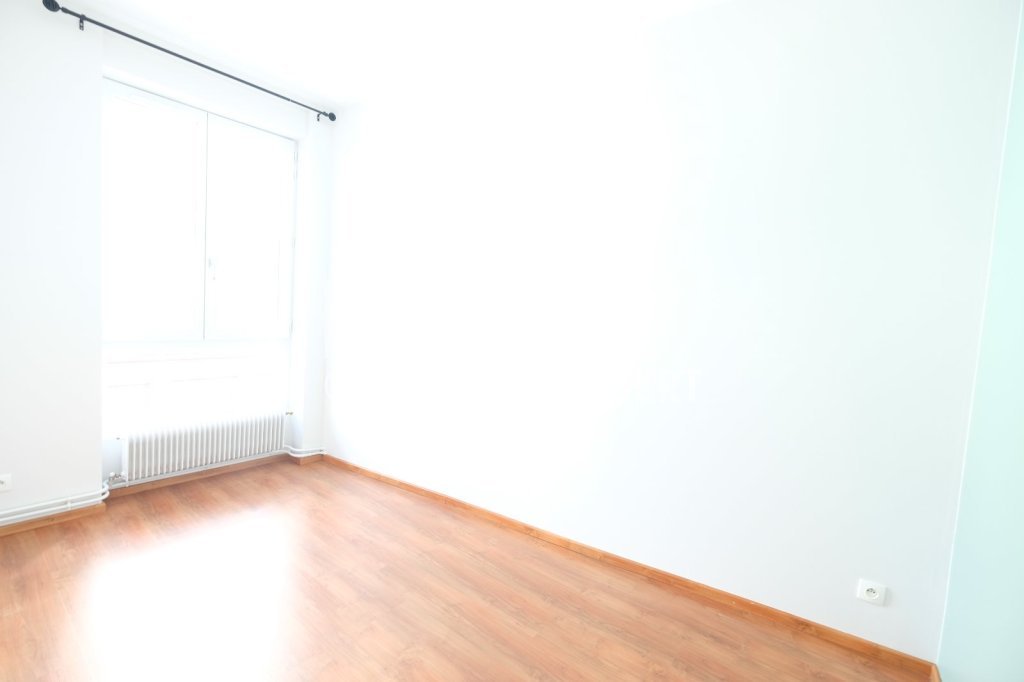 APPARTEMENT T3 A LOUER - ST ETIENNE CENTRE VILLE - 48.75 m2 - 555€ charges comprises par mois