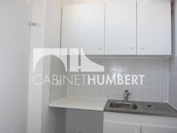 APPARTEMENT T3 A LOUER - ST ETIENNE CENTRE VILLE - 76.59 m2 - 600 &euro; charges comprises par mois