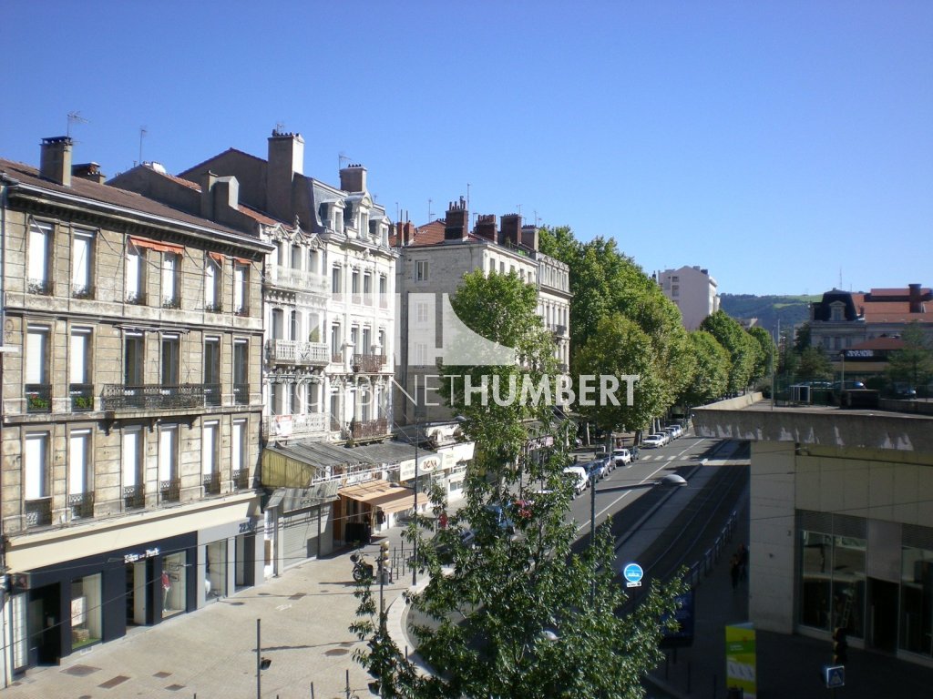 APPARTEMENT T3 A LOUER - ST ETIENNE CENTRE VILLE - 76.59 m2 - 600 &euro; charges comprises par mois