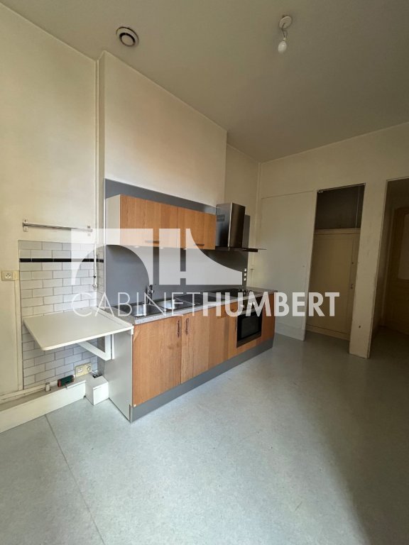 APPARTEMENT T3 A LOUER - ST ETIENNE CENTRE VILLE - 121 m2 - 860€ charges comprises par mois