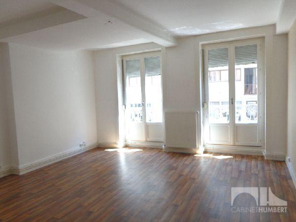 APPARTEMENT T3 A LOUER - ST ETIENNE CENTRE VILLE - 82,72 m2 - 520 € charges comprises par mois