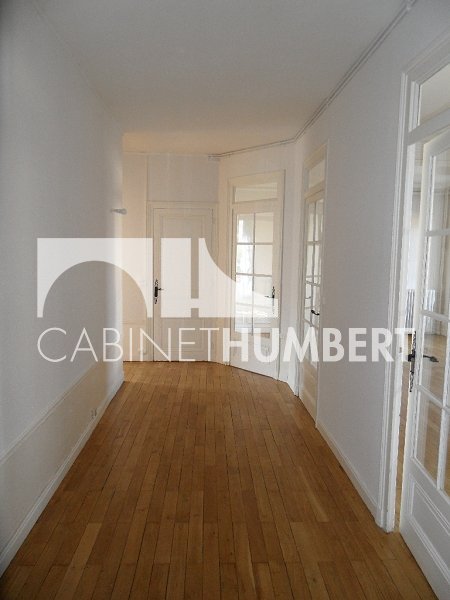 APPARTEMENT T3 A LOUER - ST ETIENNE CENTRE VILLE - 78.13 m2 - 590 &euro; charges comprises par mois