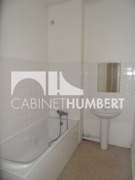 APPARTEMENT T3 A LOUER - ST ETIENNE CENTRE VILLE - 78.13 m2 - 590 &euro; charges comprises par mois