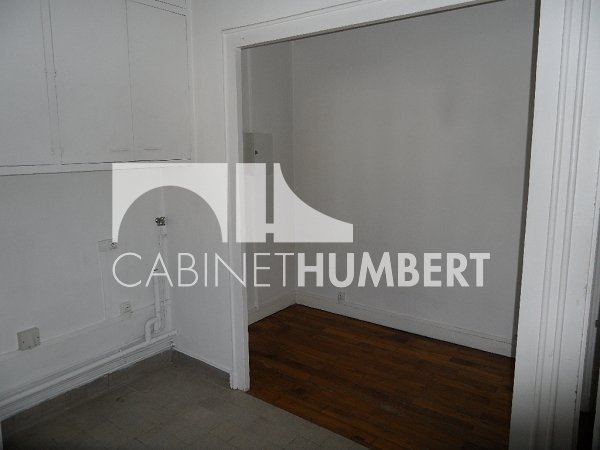 APPARTEMENT T3 A LOUER - ST ETIENNE CENTRE VILLE - 78.13 m2 - 590 &euro; charges comprises par mois