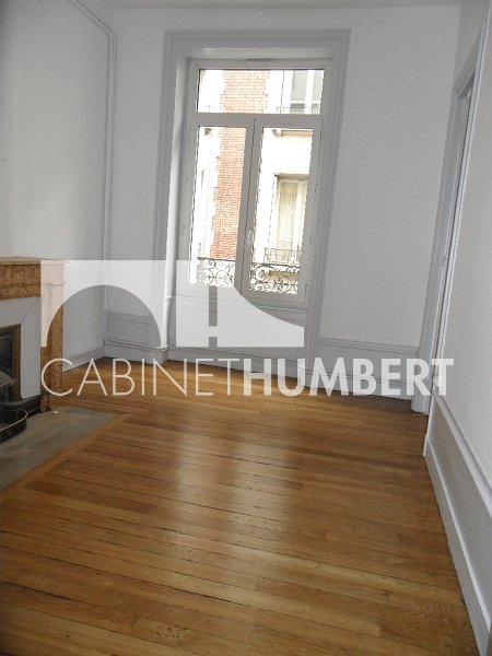 APPARTEMENT T3 A LOUER - ST ETIENNE CENTRE VILLE - 89.64 m2 - 750 &euro; charges comprises par mois