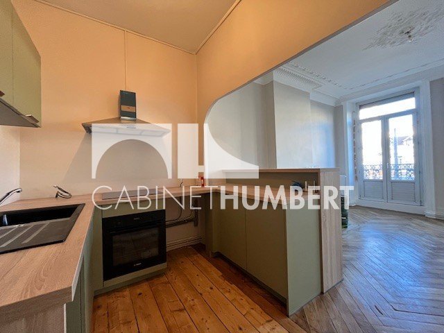 APPARTEMENT T3 A LOUER - ST ETIENNE CHATEAUCREUX - 75.63 m2 - 745 &euro; charges comprises par mois