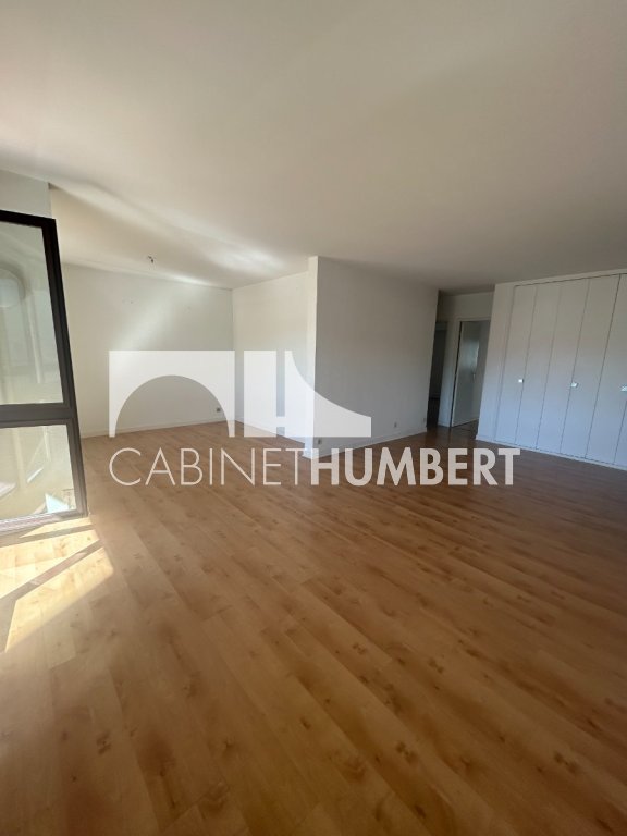 APPARTEMENT T3 A LOUER - ST ETIENNE CHAVANELLE - 84.7 m2 - 895 &euro; charges comprises par mois