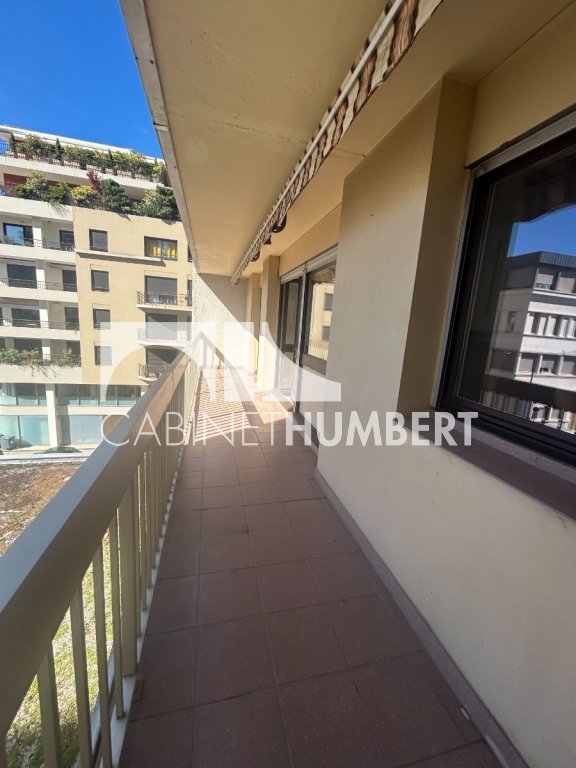 APPARTEMENT T3 A LOUER - ST ETIENNE CHAVANELLE - 84.7 m2 - 895 &euro; charges comprises par mois