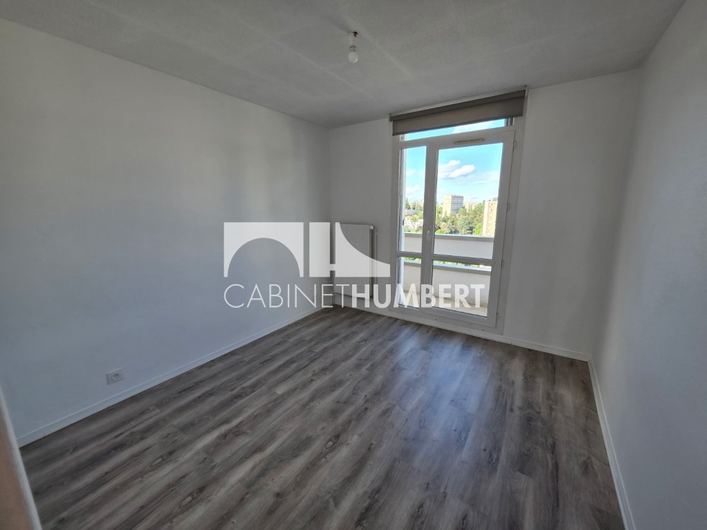 APPARTEMENT T3 A LOUER - ST ETIENNE FAURIEL - 65 m2 - 730 &euro; charges comprises par mois