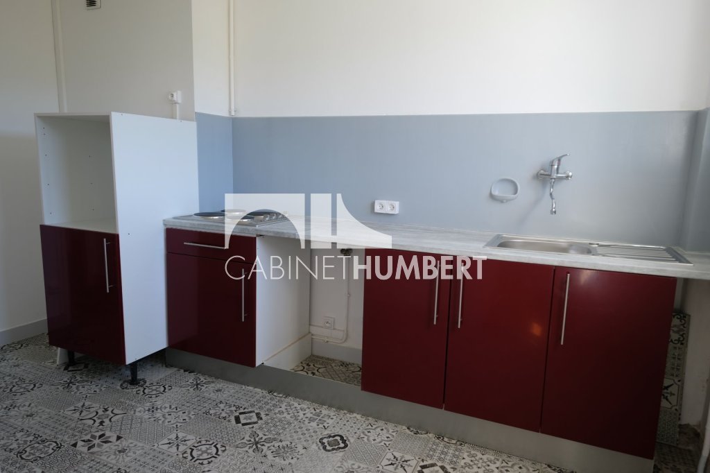 APPARTEMENT T3 A LOUER - ST ETIENNE FAURIEL - 58.58 m2 - 620 &euro; charges comprises par mois