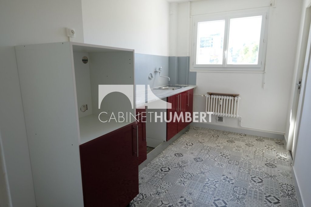 APPARTEMENT T3 A LOUER - ST ETIENNE FAURIEL - 58.58 m2 - 620 &euro; charges comprises par mois