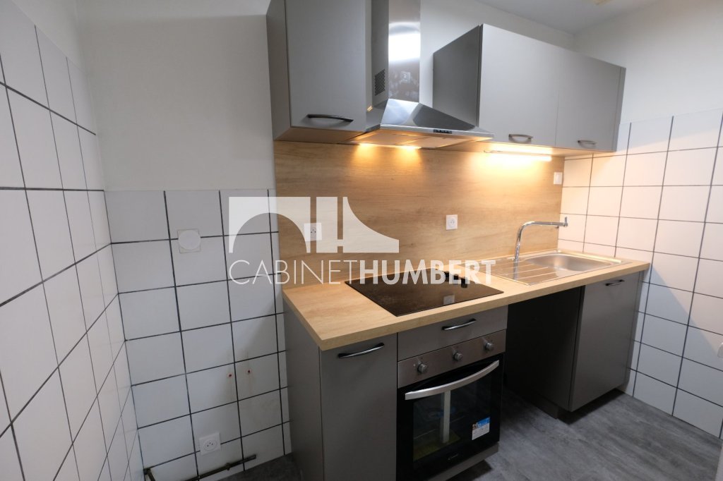 APPARTEMENT T3 A LOUER - ST ETIENNE FAURIEL - 50.25 m2 - 535�&euro; charges comprises par mois