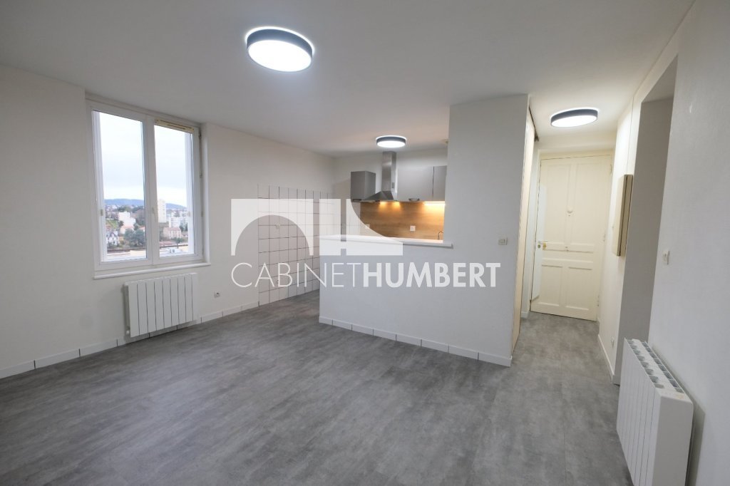 APPARTEMENT T3 A LOUER - ST ETIENNE FAURIEL - 50.25 m2 - 535�&euro; charges comprises par mois