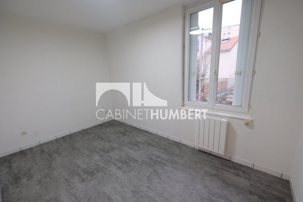 APPARTEMENT T3 A LOUER - ST ETIENNE FAURIEL - 50.25 m2 - 535�&euro; charges comprises par mois