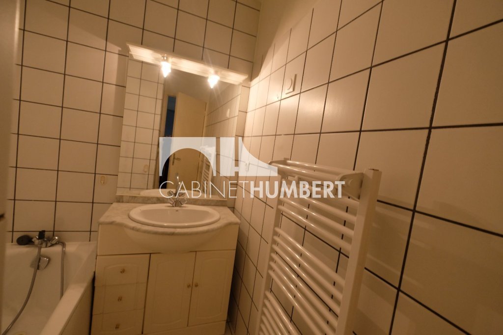 APPARTEMENT T3 A LOUER - ST ETIENNE FAURIEL - 50.25 m2 - 535�&euro; charges comprises par mois