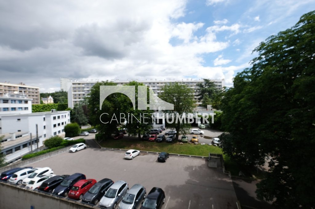 APPARTEMENT T3 A LOUER - ST ETIENNE FAURIEL - 58.14 m2 - 700�&euro; charges comprises par mois
