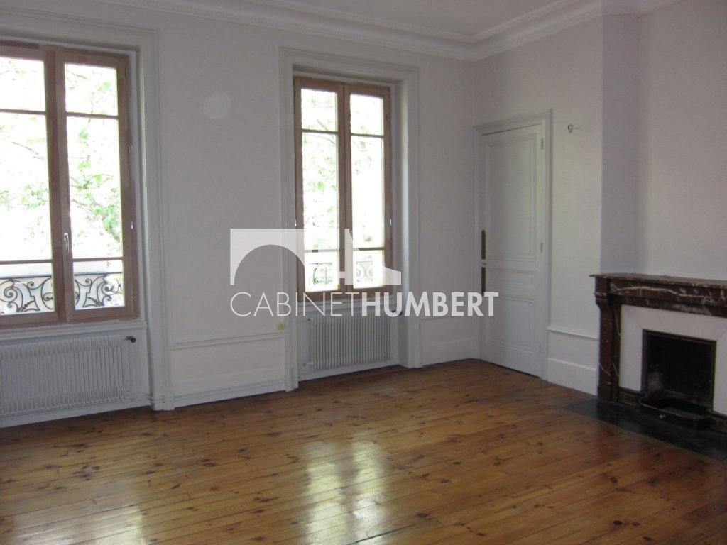 APPARTEMENT T3 A LOUER - ST ETIENNE FAURIEL - 93.65 m2 - 800 &euro; charges comprises par mois