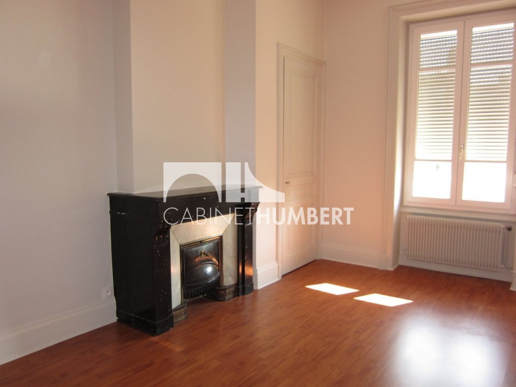 APPARTEMENT T3 A LOUER - ST ETIENNE FAURIEL - 93.65 m2 - 800 &euro; charges comprises par mois
