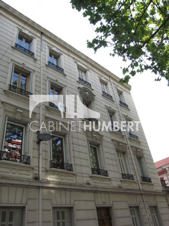 APPARTEMENT T3 A LOUER - ST ETIENNE FAURIEL - 93.65 m2 - 800 &euro; charges comprises par mois