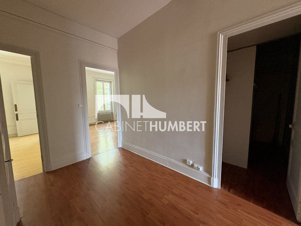 APPARTEMENT T3 A LOUER - ST ETIENNE FAURIEL - 93.65 m2 - 800 &euro; charges comprises par mois