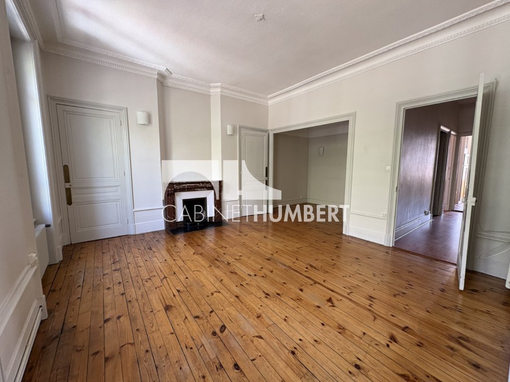 APPARTEMENT T3 A LOUER - ST ETIENNE FAURIEL - 93.65 m2 - 800 &euro; charges comprises par mois