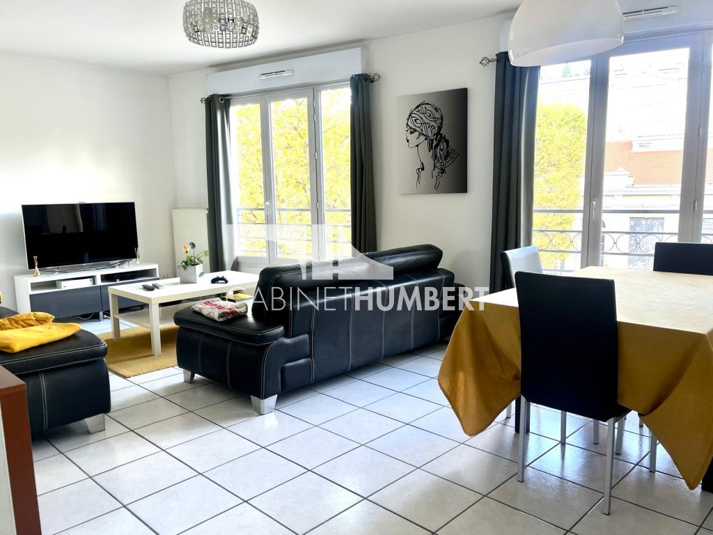 APPARTEMENT T3 A LOUER - ST ETIENNE FAURIEL - 66.47 m2 - 820 &euro; charges comprises par mois