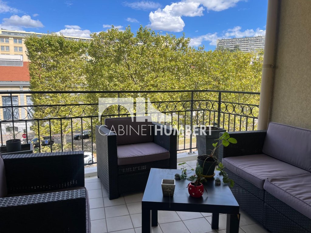 APPARTEMENT T3 A LOUER - ST ETIENNE FAURIEL - 66.47 m2 - 820 &euro; charges comprises par mois