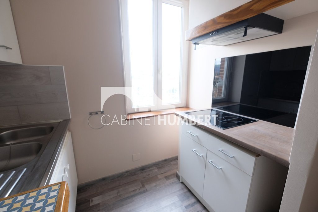 APPARTEMENT T3 A LOUER - ST ETIENNE FAURIEL - 57.08 m2 - 530 &euro; charges comprises par mois