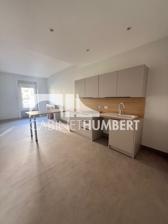 APPARTEMENT T3 A LOUER - ST ETIENNE FAURIEL - 55 m2 - 540�&euro; charges comprises par mois