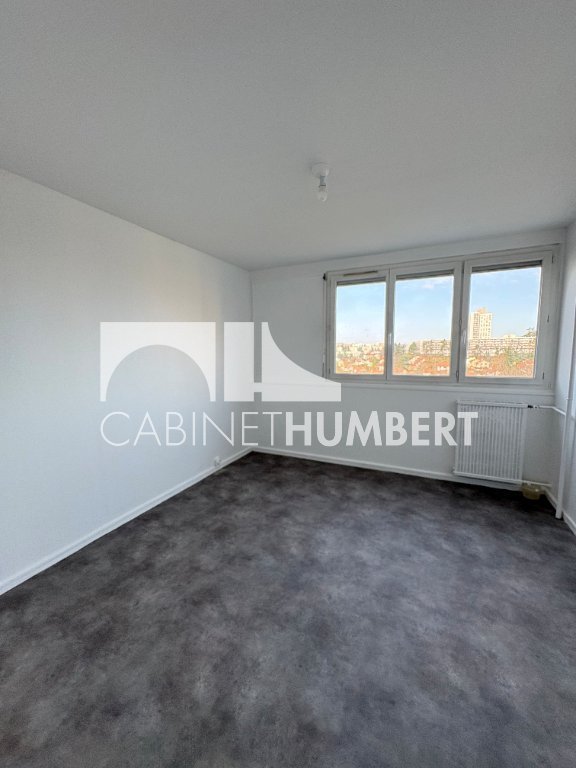 APPARTEMENT T3 A LOUER - ST ETIENNE FAURIEL - 67.79 m2 - 610�&euro; charges comprises par mois
