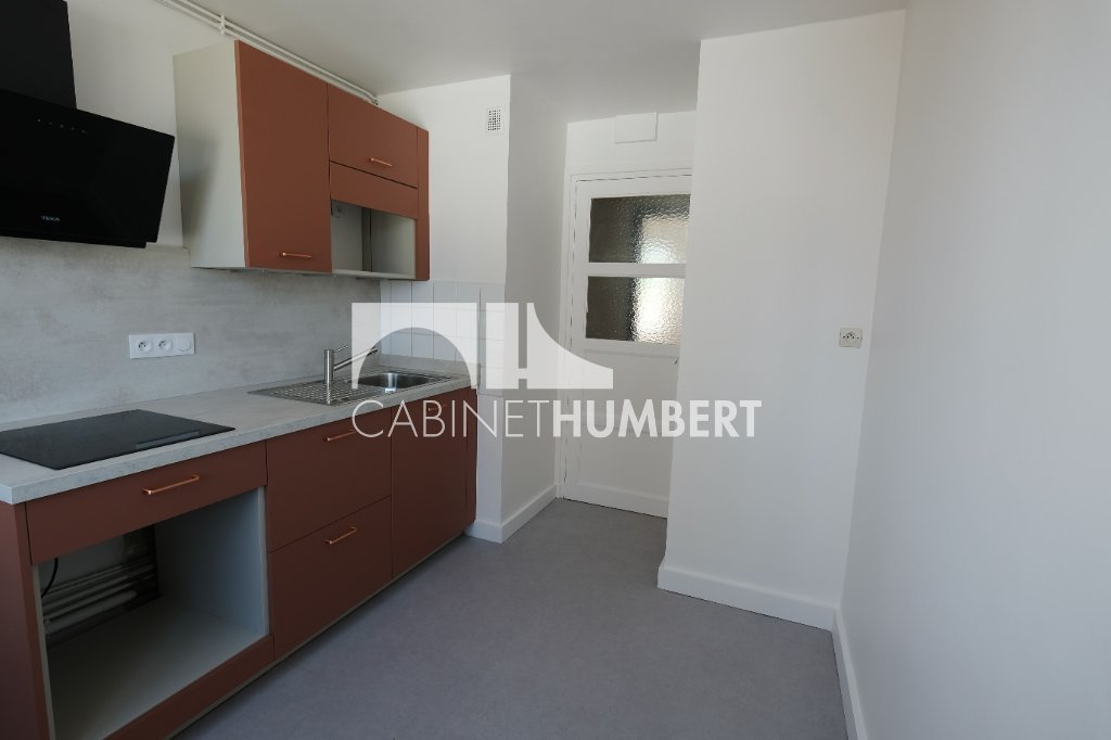 APPARTEMENT T3 A LOUER - ST ETIENNE FOURNEYRON - 60 m2 - 555 &euro; charges comprises par mois
