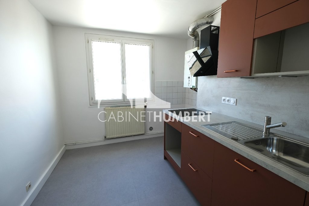 APPARTEMENT T3 A LOUER - ST ETIENNE FOURNEYRON - 60 m2 - 555 &euro; charges comprises par mois