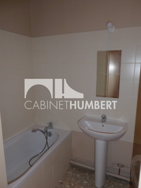 APPARTEMENT T3 A LOUER - ST ETIENNE HOTEL DE VILLE - 56.4 m2 - 490�&euro; charges comprises par mois