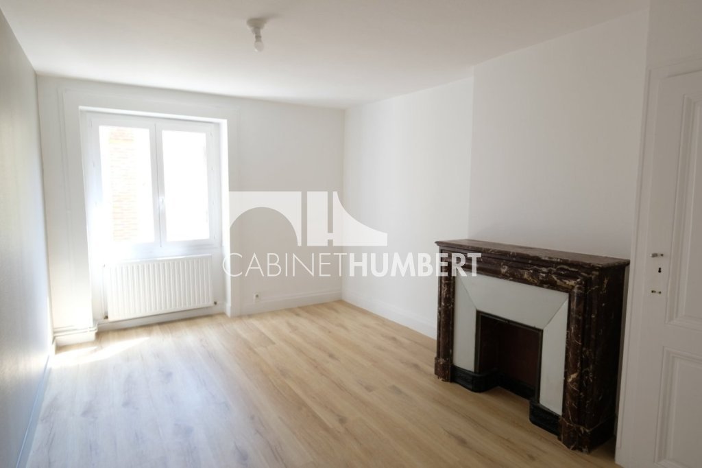 APPARTEMENT T3 A LOUER - ST ETIENNE HOTEL DE VILLE - 76.84 m2 - 655 &euro; charges comprises par mois