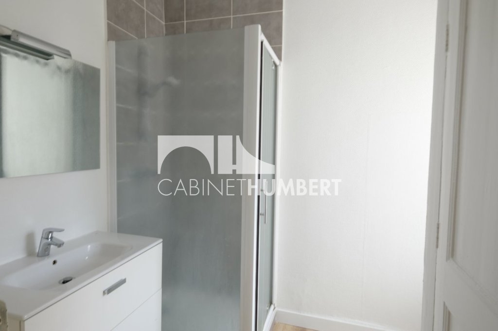 APPARTEMENT T3 A LOUER - ST ETIENNE HOTEL DE VILLE - 76.84 m2 - 655 &euro; charges comprises par mois