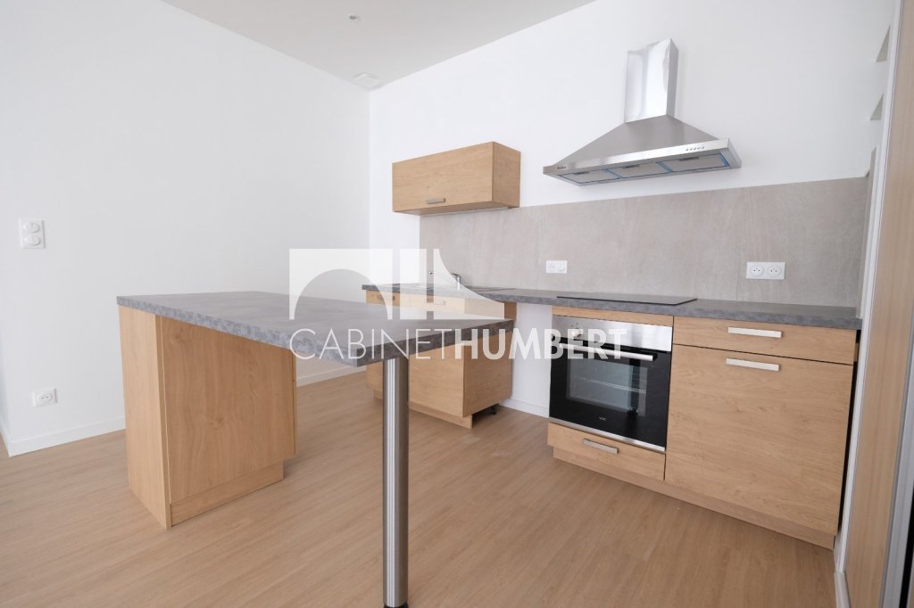 APPARTEMENT T3 A LOUER - ST ETIENNE hyper centre - 97.57 m2 - 820�&euro; charges comprises par mois
