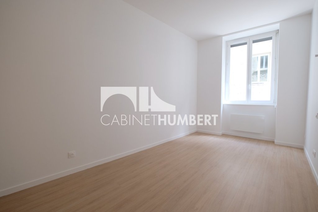 APPARTEMENT T3 A LOUER - ST ETIENNE hyper centre - 97.57 m2 - 820�&euro; charges comprises par mois