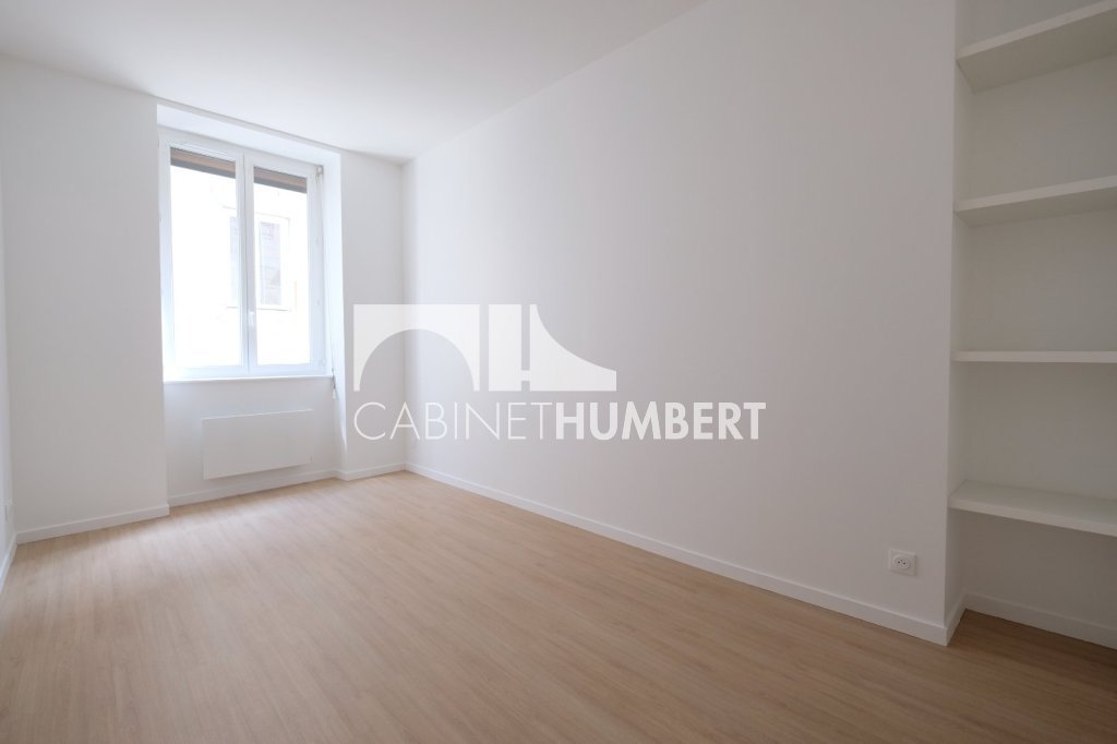 APPARTEMENT T3 A LOUER - ST ETIENNE hyper centre - 97.57 m2 - 820�&euro; charges comprises par mois