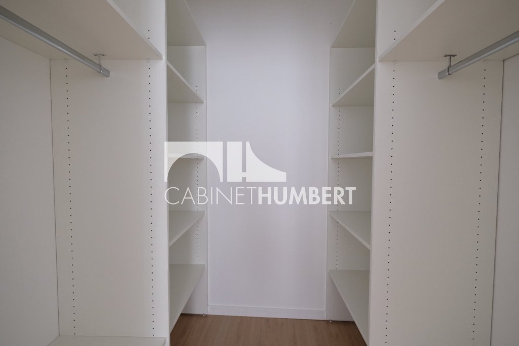 APPARTEMENT T3 A LOUER - ST ETIENNE hyper centre - 97.57 m2 - 820�&euro; charges comprises par mois