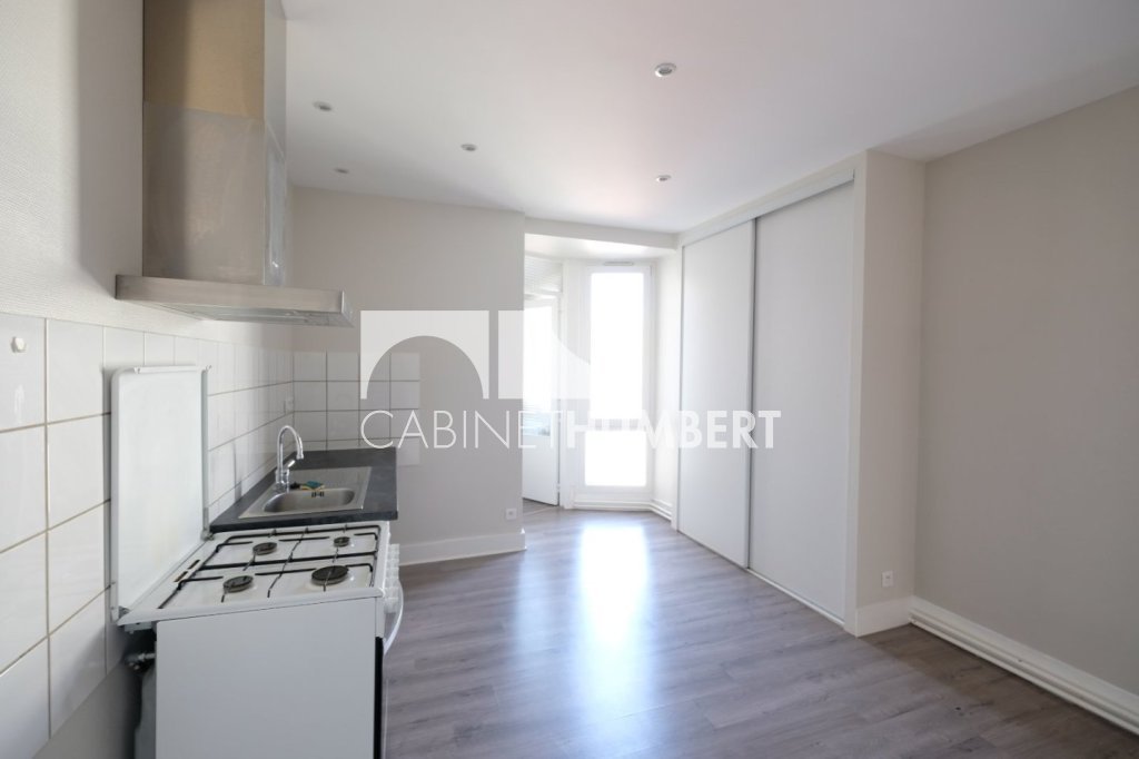 APPARTEMENT T3 A LOUER - ST ETIENNE HYPER CENTRE - 97.47 m2 - 715 &euro; charges comprises par mois