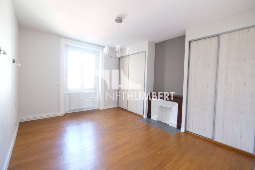 APPARTEMENT T3 A LOUER - ST ETIENNE HYPER CENTRE - 97.47 m2 - 715 &euro; charges comprises par mois
