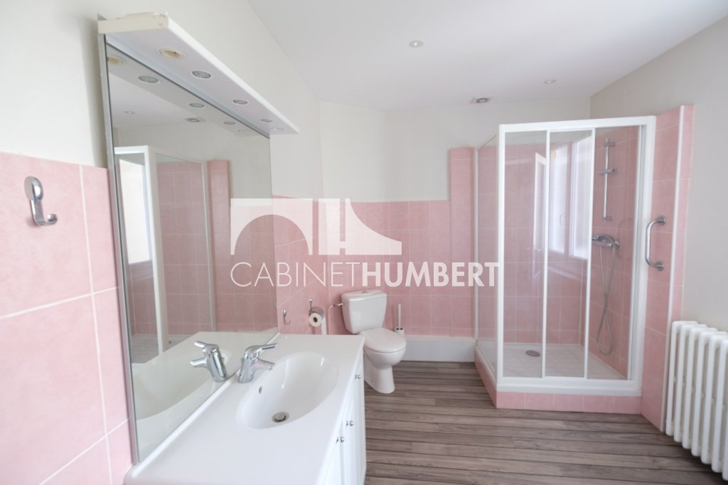 APPARTEMENT T3 A LOUER - ST ETIENNE HYPER CENTRE - 97.47 m2 - 715 &euro; charges comprises par mois