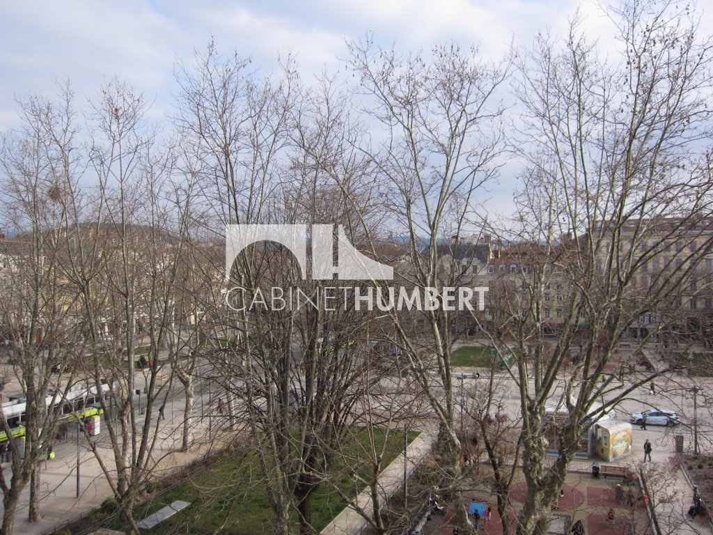 APPARTEMENT T3 A LOUER - ST ETIENNE HYPER CENTRE - 97.47 m2 - 715 &euro; charges comprises par mois