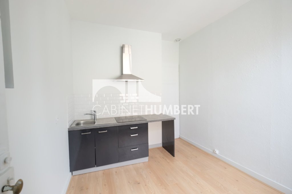 APPARTEMENT T3 A LOUER - ST ETIENNE JACQUARD - 70 m2 - 600 &euro; charges comprises par mois