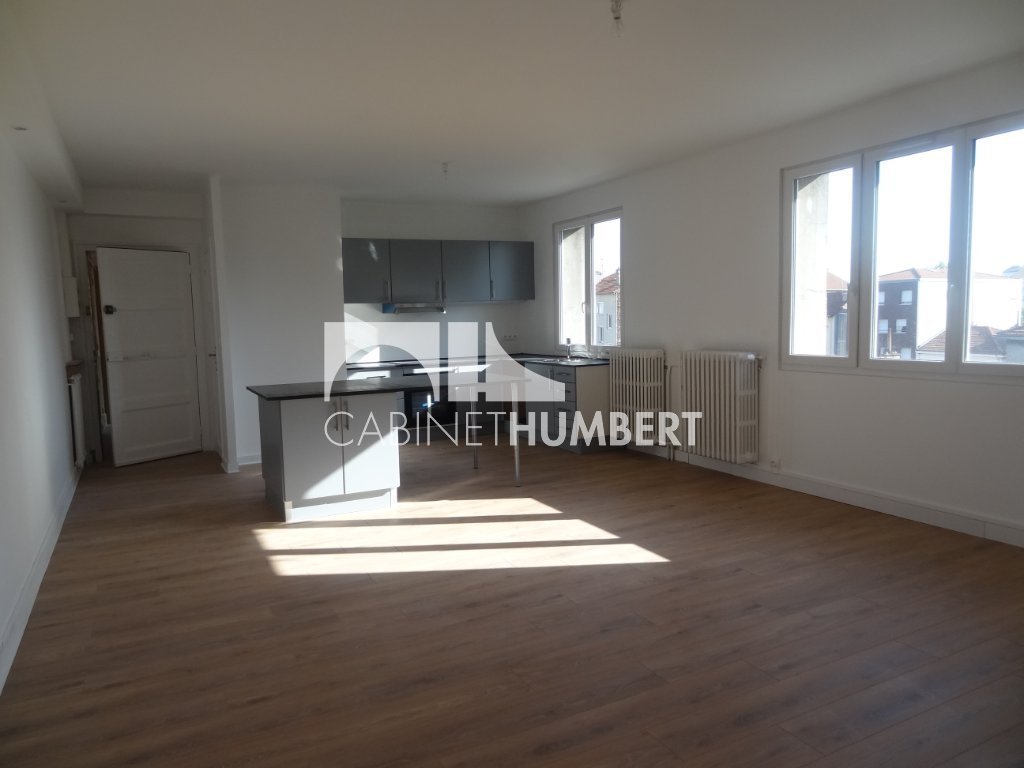 APPARTEMENT T3 A LOUER - ST ETIENNE LE SOLEIL - 69 m2 - 570 &euro; charges comprises par mois