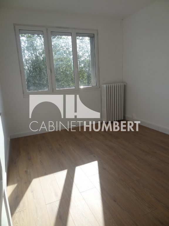 APPARTEMENT T3 A LOUER - ST ETIENNE LE SOLEIL - 69 m2 - 570 &euro; charges comprises par mois