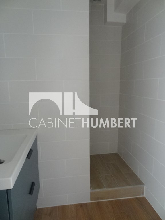 APPARTEMENT T3 A LOUER - ST ETIENNE LE SOLEIL - 69 m2 - 570 &euro; charges comprises par mois